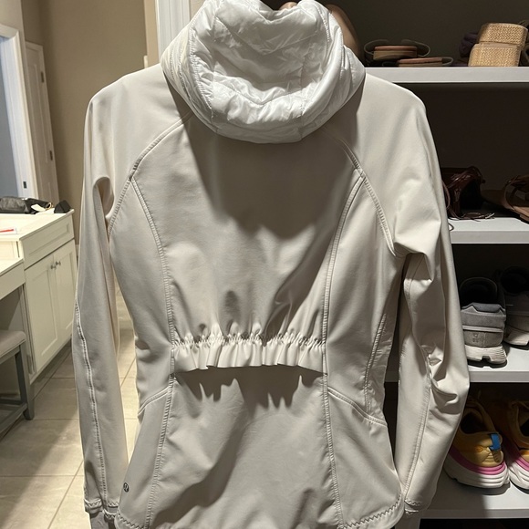 Lululemon Wind Runner Softshell Jacket & Vest White - Picture 2 of 7